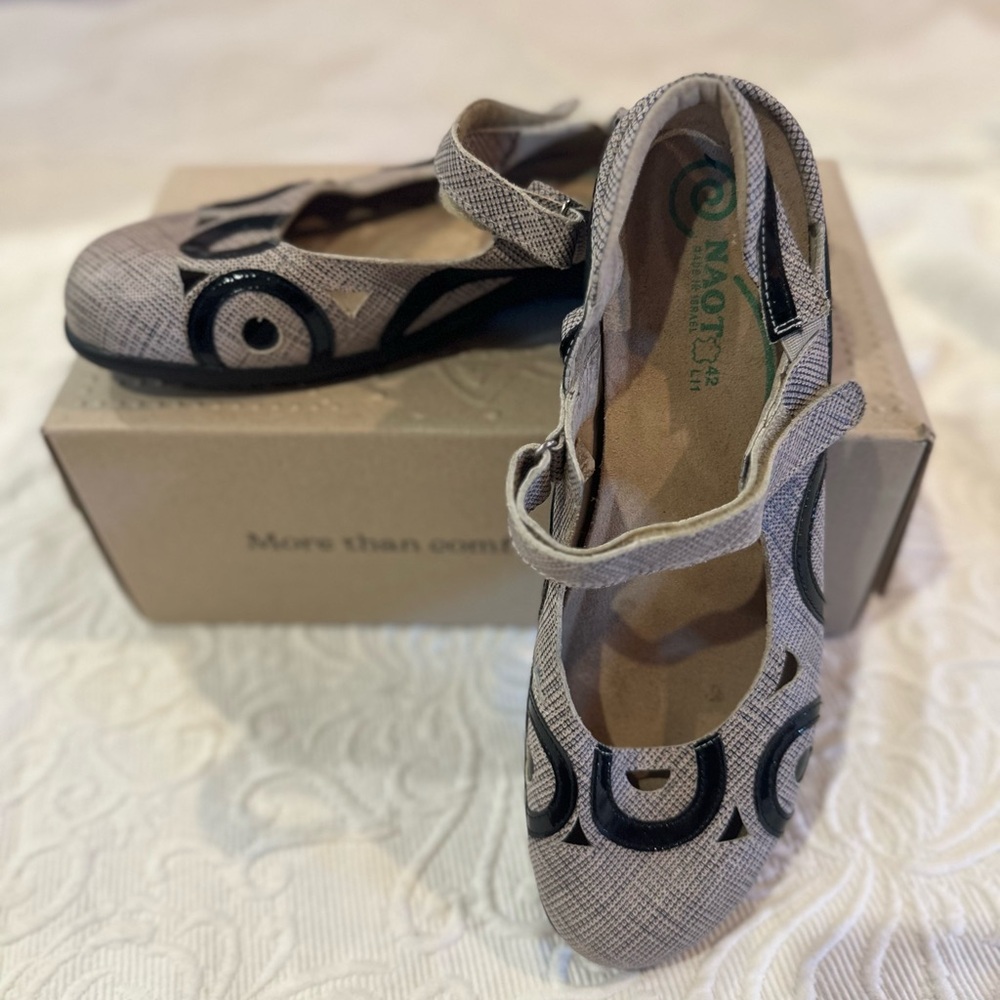 Naot Women's Mary Jane Flats - Black and Cream